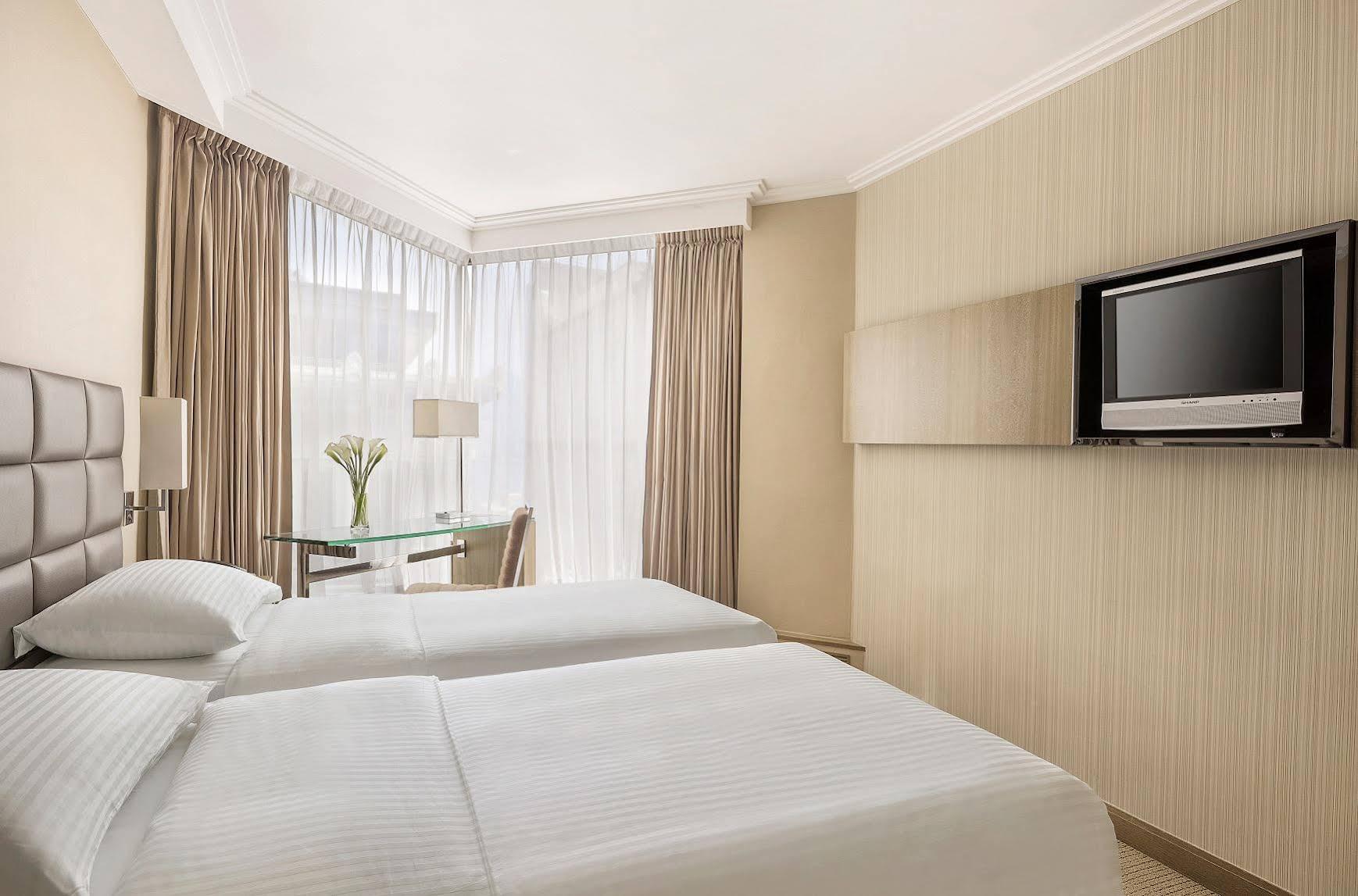 The Kowloon Hotel Хонконг Екстериор снимка